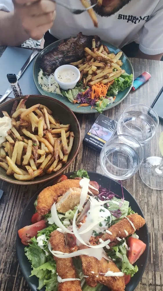 Salade César Supplément Frites Maison